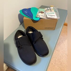 Men’s Orthofeet shoes with ortho-cushion system, size 12 X wide, Velcro, black